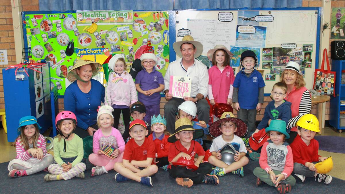 Story Time: Paul with Mrs Thomas and her class at Elizabeth Chifley Preschool in Bathurst. A bright future for preschools with new funding promised.