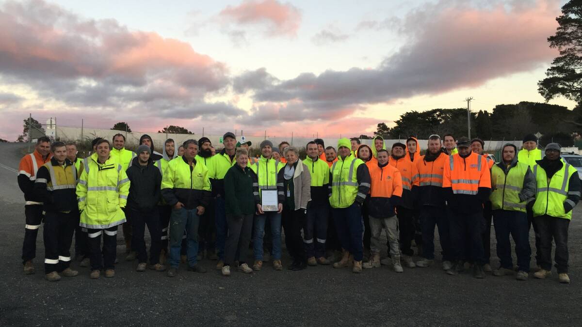 LOCAL SOLIDARITY: Seymour Whyte Constructions project team and subcontractors for the Great Western Highway Upgrade with Olive Ward and Leslie Townsend from Can Assist. Picture: SUPPLIED. 