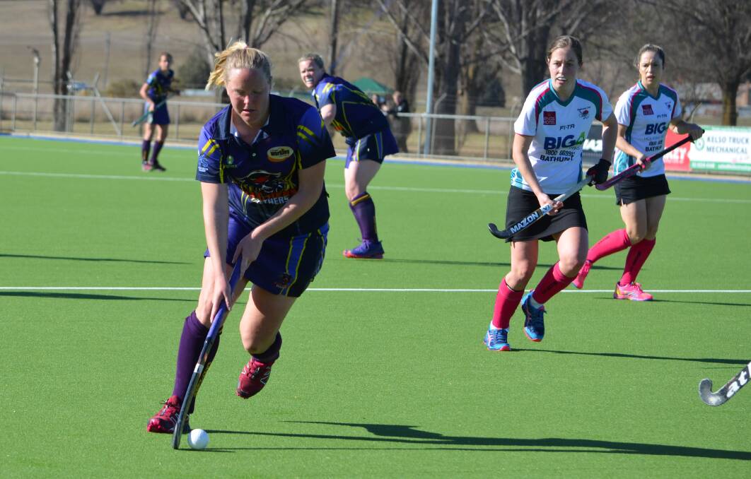 LOCKING OUT CITY: Amanda Saladine was able to score off a penalty corner in the major semi finals against Bathurst City. Picture: JANETTE REDDING. 