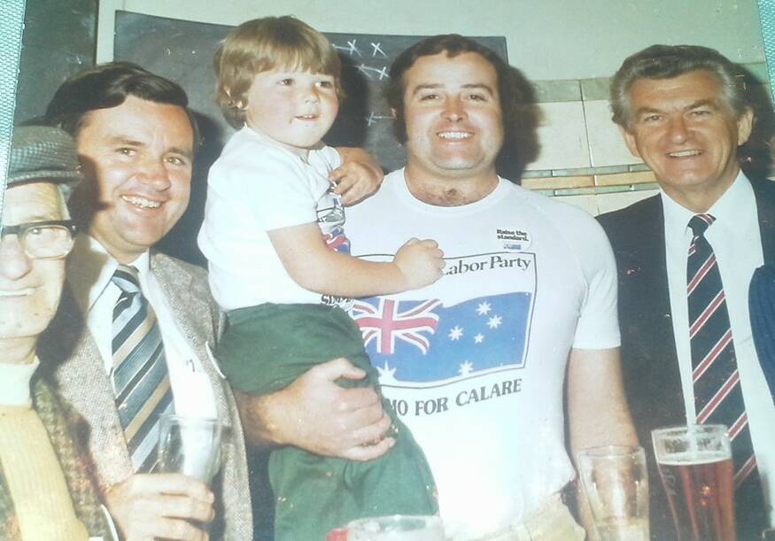 Bill Jensen and Bob Hawke at the Court House Hotel. 