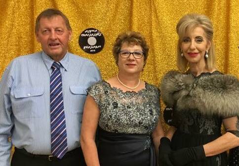 NETWORKING: Cr Maree Statham with the Gundagai mayor Abb McAlister, and ALGWA president Coral Ross.