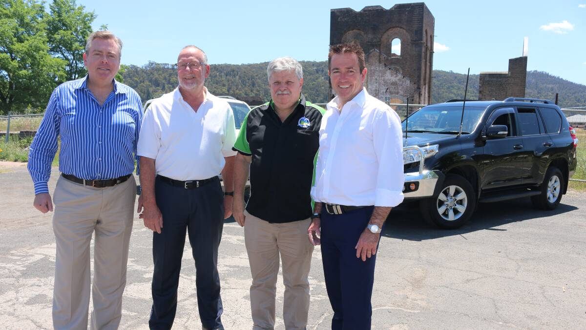 NEWNES CONFUSION TO END: NSW Minister for Industry, Resources and Energy Anthony Roberts, Lithgow 4WD Club member Chris Keys, 4WD NSW/ACT Assocition president Craig Thomas and Bathurst MP Paul Toole.