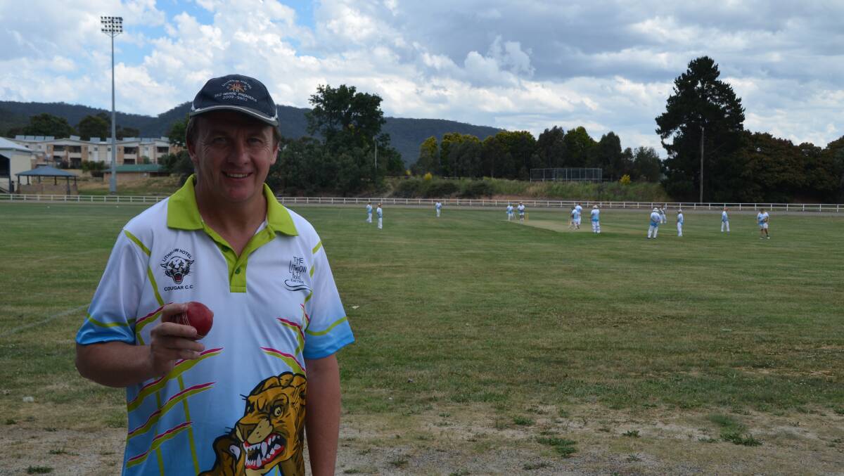 DEVASTATING FORM: Kevin Horner ripped through Houso's batting order, getting 5 ducks in his 8 for 8. PHOTO: Troy Walsh.