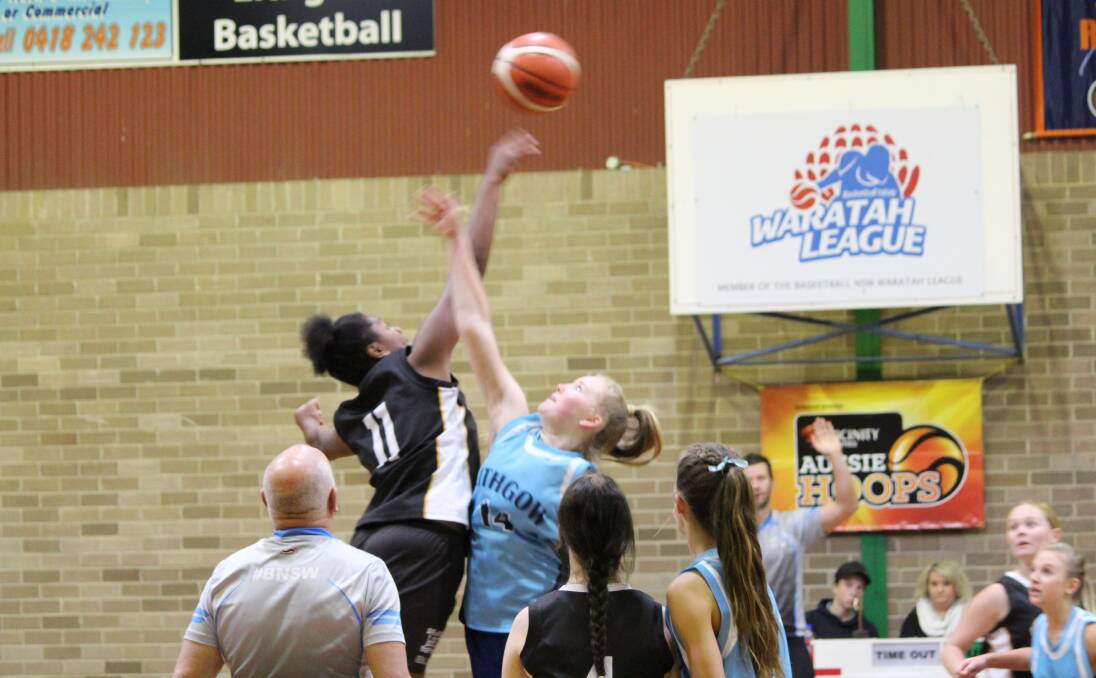 Lithgow's Georgie Goodwin competing for a jump ball. Picture: SUPPLIED