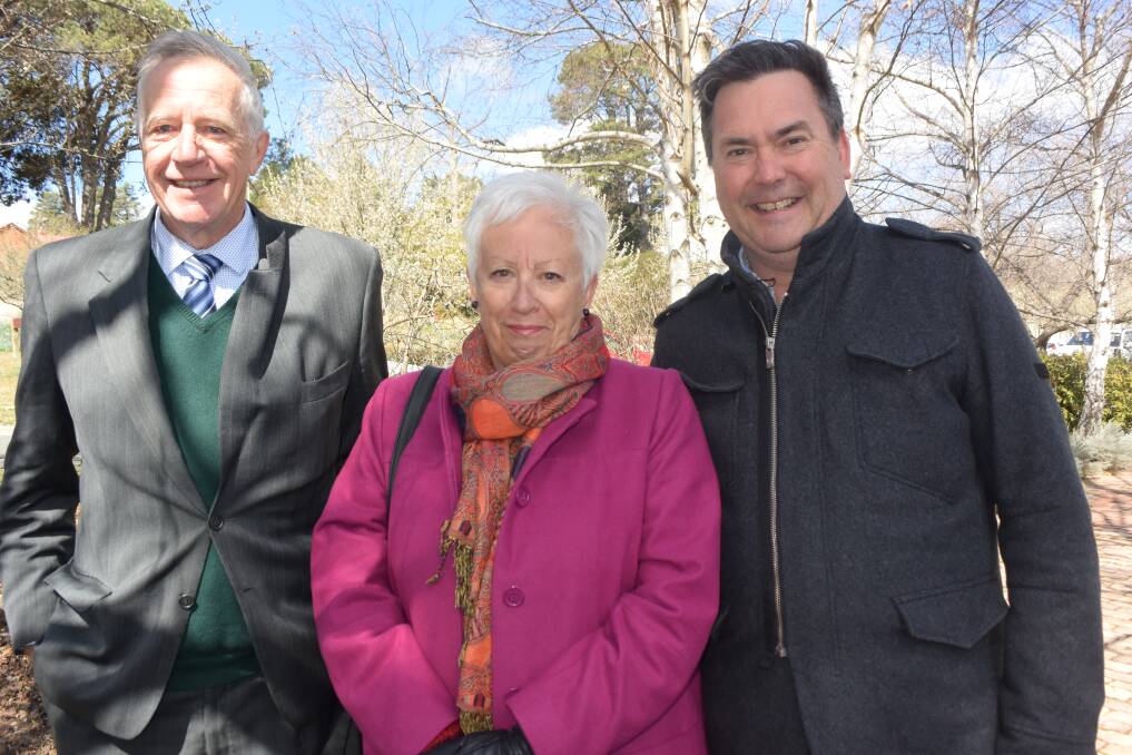 READY FOR FESTIVAL: Lithgow City Council mayor Stephen Lesslie, Oberon Council mayor Kathy Sajowitz and ABC radio presenter Simon Marnie at the opening of the Daffodils at Rydal festival. Pictures: KIRSTY HORTON. 