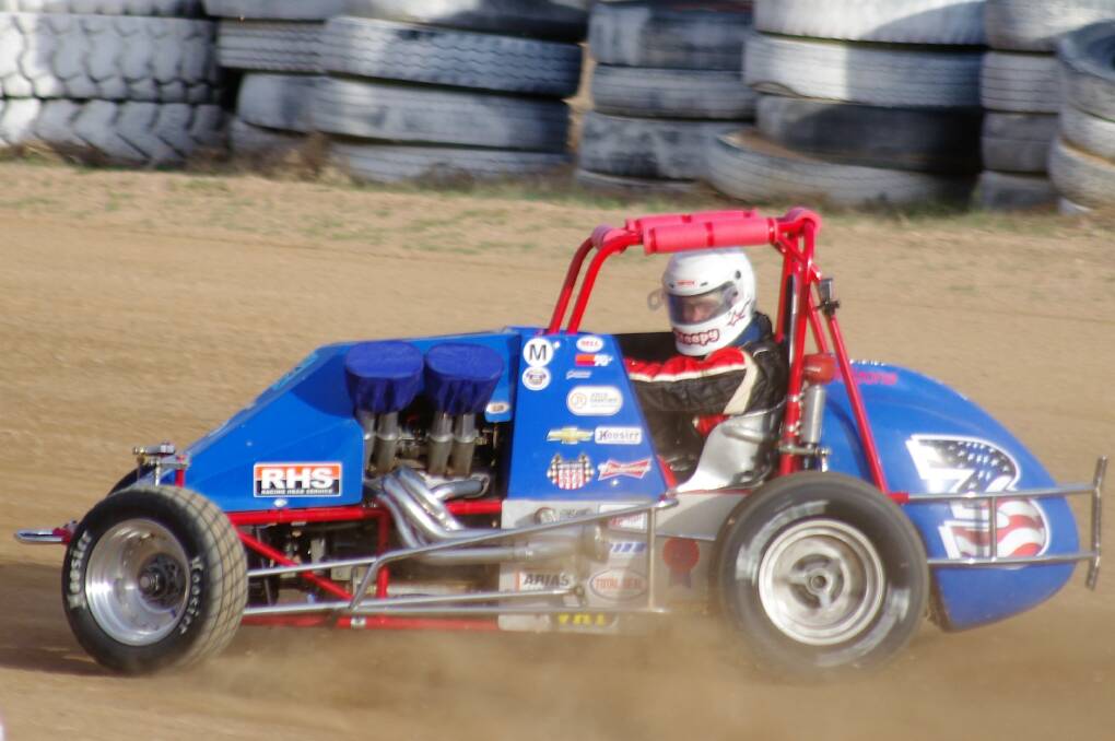 TIME FOR ACTION: Chris Steep returns to Cullen Bullen Raceway this Saturday afternoon in his spectacular Vintage Speedcar. Picture: LES TAYLOR. 