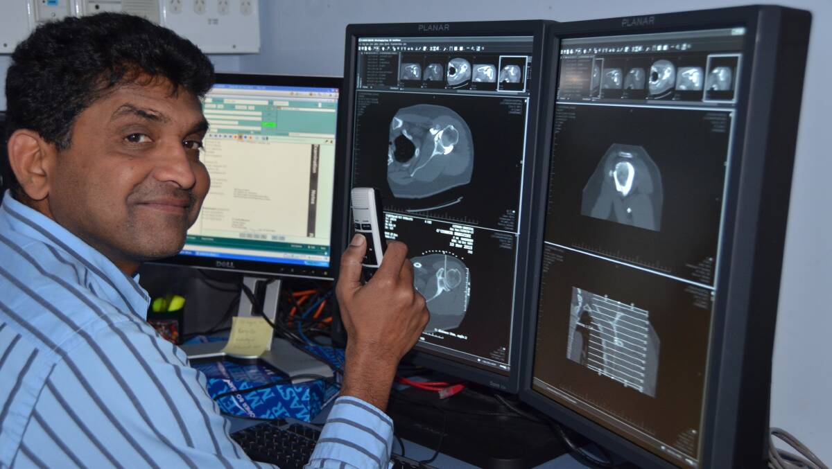 ALFRED Medical
Imaging’s Senan
Nagaratnam (pictured
on the job) said AMI is
investigating the ex-pansion
of its Lithgow service
with the installation
of MRI (Mag-netic
Resonance Imag-ing) for
the first time.
