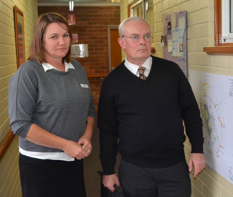 TROUBLED TIMES AHEAD: Lithgow Aged Care Limited CEO Sharon Holt and
Independent Candidate for Calare Anthony Craig are bracing themselves for an
uncertain future. 