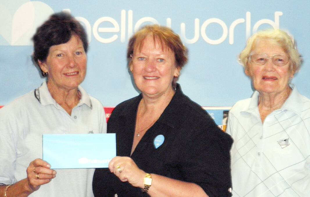 WELCOME SPONSOR: Helloworld's Robyn Featherstone is flanked by Lithgow Lady Golf executive members Judy Moore (left) and Anne Doohan 