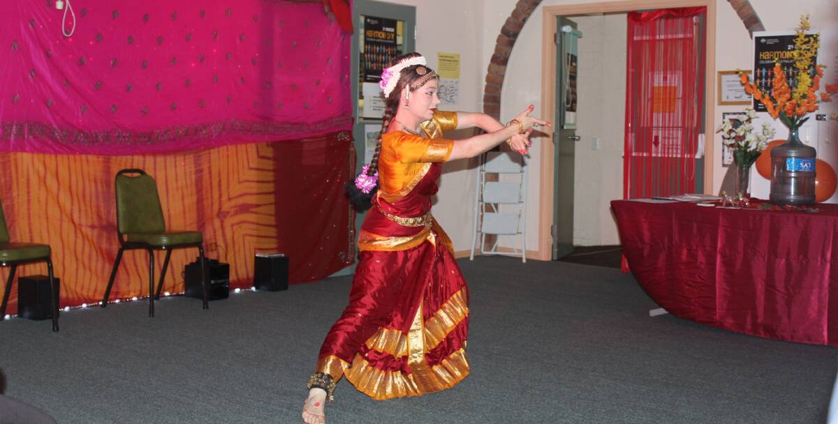 CLASSIC INDIAN DANCE: Niki Shepherd