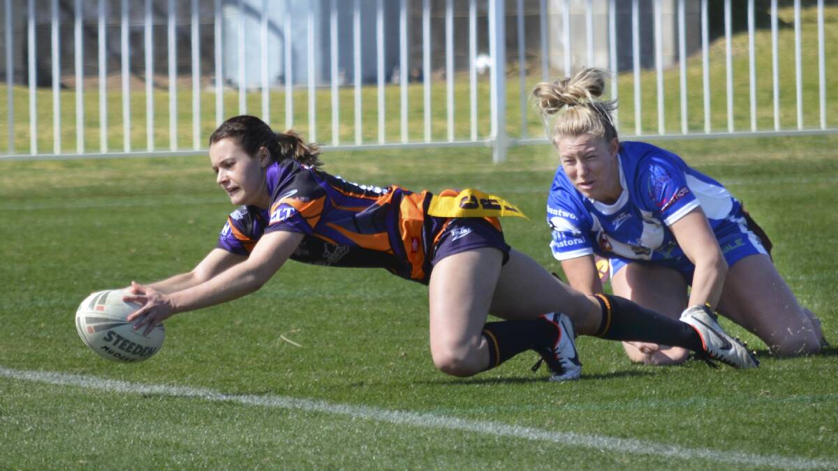 Wolves' Tayla Gale scores a good try