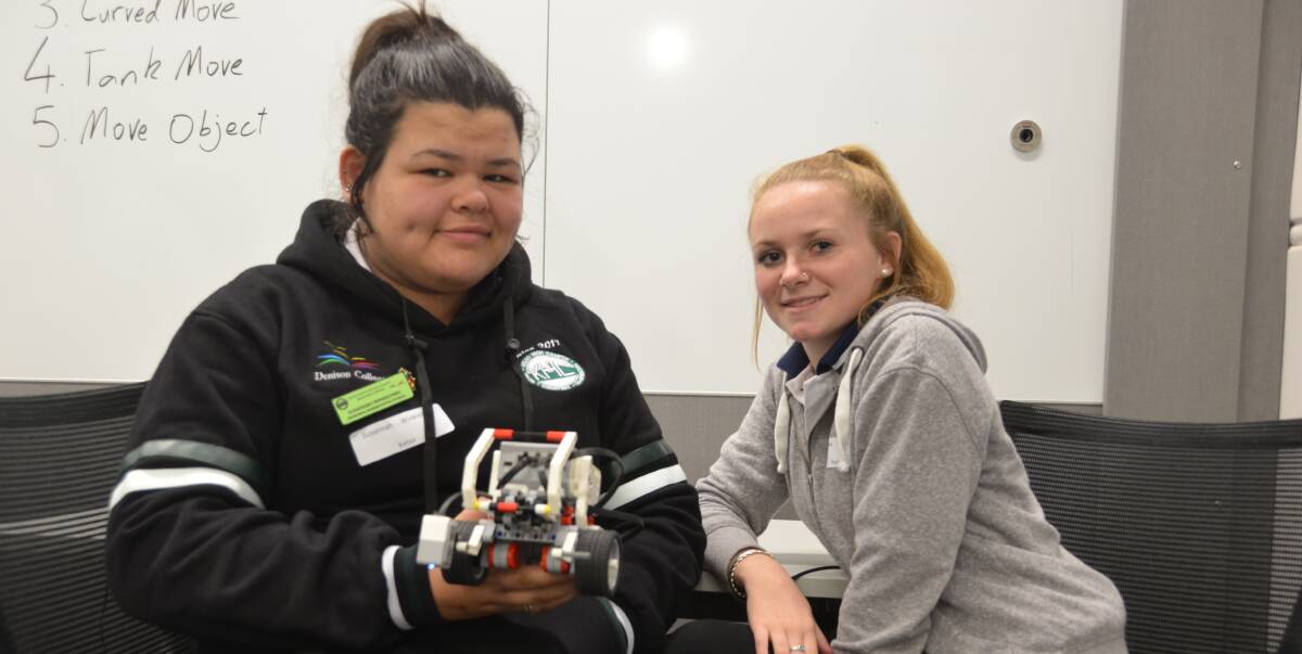NEW SKILLS: Susannah Winkelman and Emma Bennett from Kelso High Campus at UWS Lithgow. PHOTO: Jacob Gillard. lm072216uwskelso