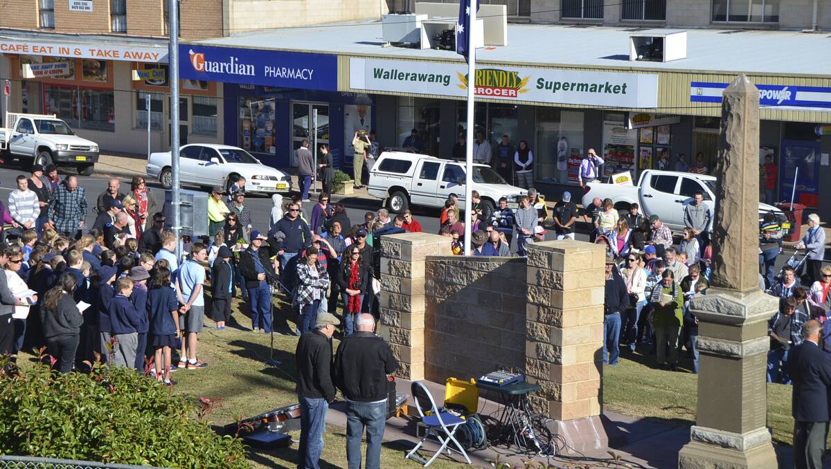 WALLERAWANG ANZAC DAY: Locals show their respect
