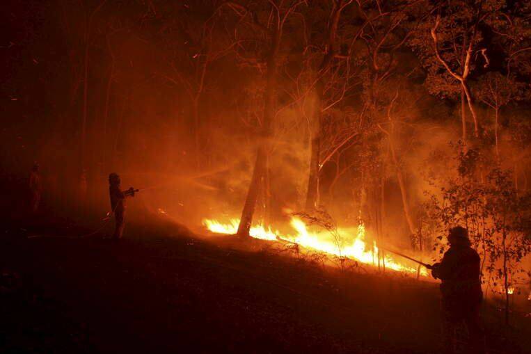 A large back burning operation was carried out overnight to protect Bilpin and Mountain Lagoon as fire conditions deteriorate. Photo: Nick Moir