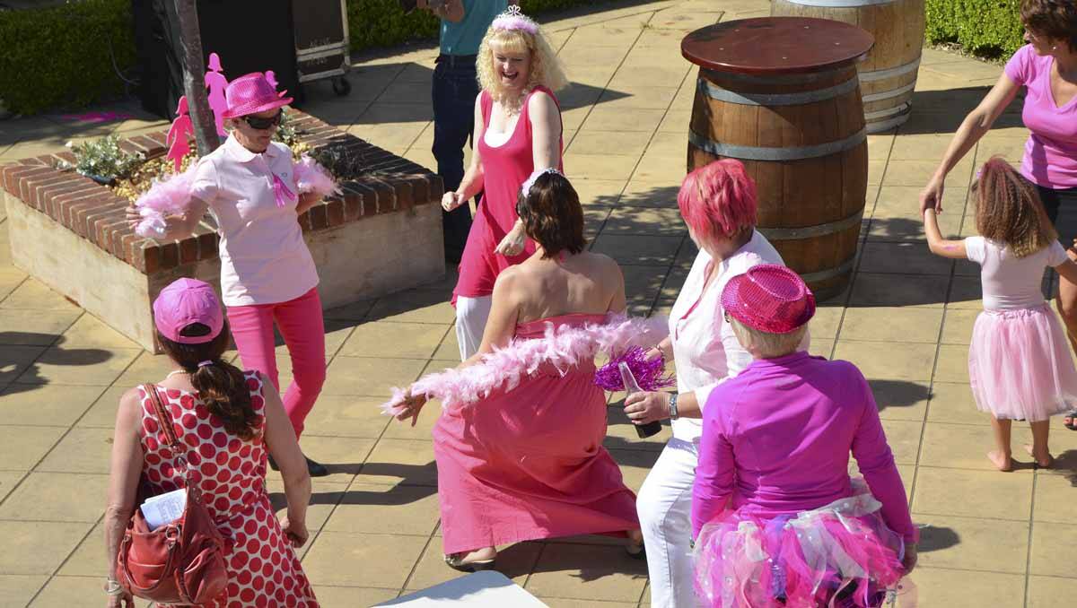 Pink was the dominant shade when the Lithgow Workmens Club welcomed Lisa Hunt to their 'Bowls, Ballads and Beer for Boobs' event to raise money for breast cancer