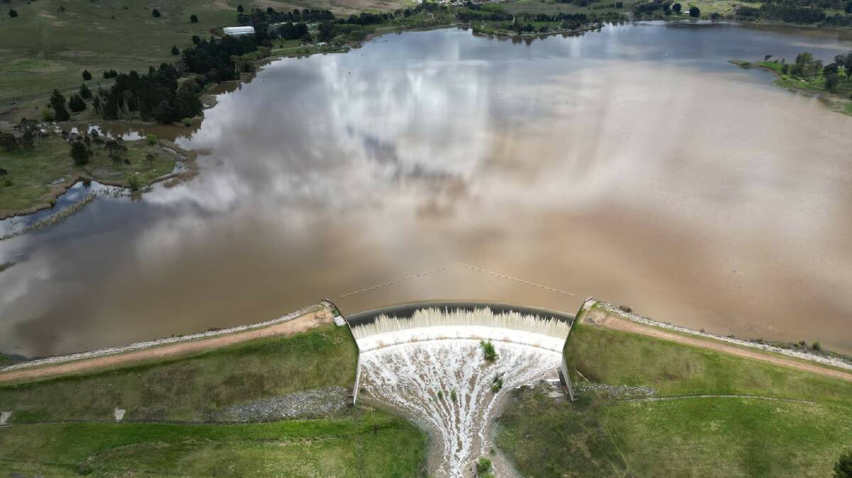 Lake Wallace in Wallerwang swells after recent rainfall. Picture by Chris Lithgow.