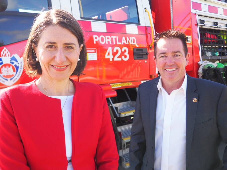 NSW Premier Gladys Berejiklian MP and Member for Bathurst Paul Toole MP visit
Portland Fire Station. PB290874.