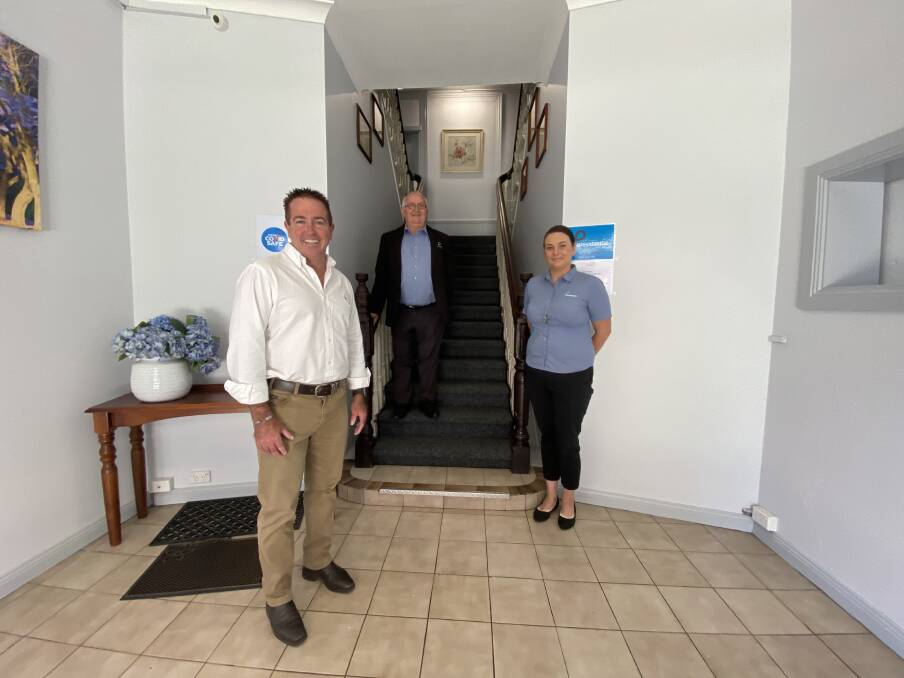 EMERGENCY ACCOMMODATION: Member for Bathurst Paul Toole with Providential Homes state manager Leonie Sanderson and company director Warren Weir at the former Grand Central Hotel. 