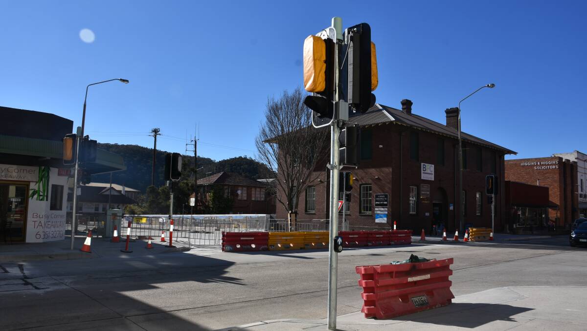 READY TO GO: Eskbank Street and Main Street will be open to drivers and pedestrians at the end of the week. Picture: SHANNON O'REGAN. 