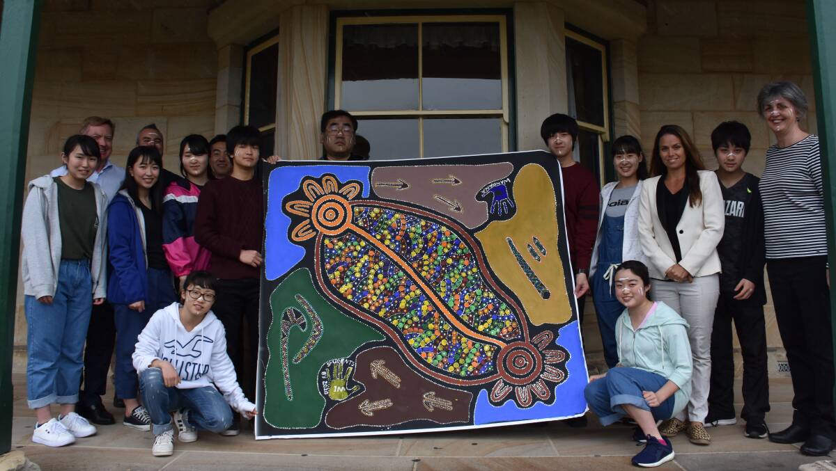 Lithgow gives Japanese students a glimpse of indigenous