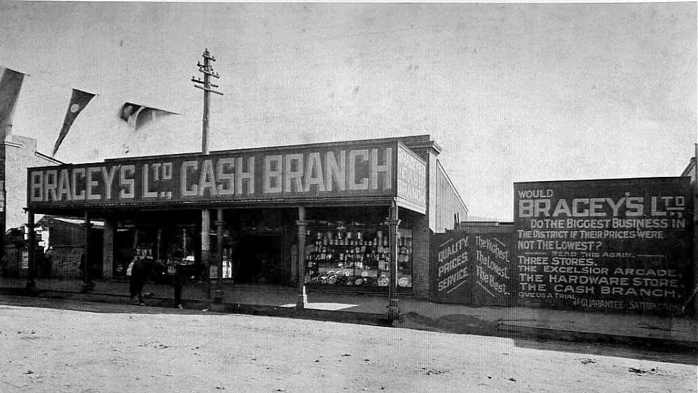 Braceys Ltd Cash Branch East End of Main Street (LDFHS photo Collection #0653). 