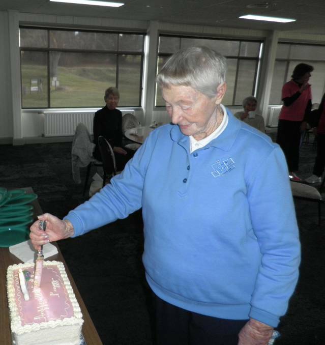 Peg Cronin on her 90th birthday at Lithgow Golf Club. Picture: SUPPLIED