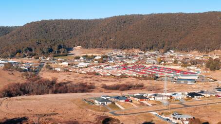 An aerial shot of homes in the Lithgow area. Picture: Ronan De Vries