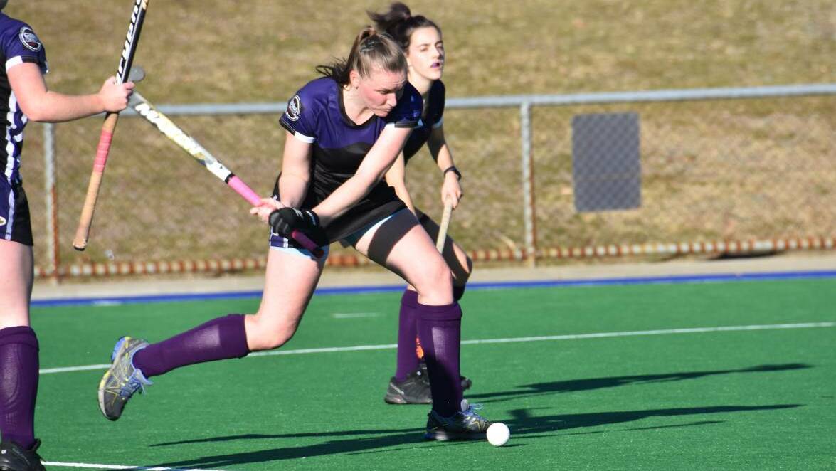 PANTHER: Clare Bosman playing for Lithgow Panthers in the 2018 premier league hockey competition. Picture: PHOEBE MOLONEY. 