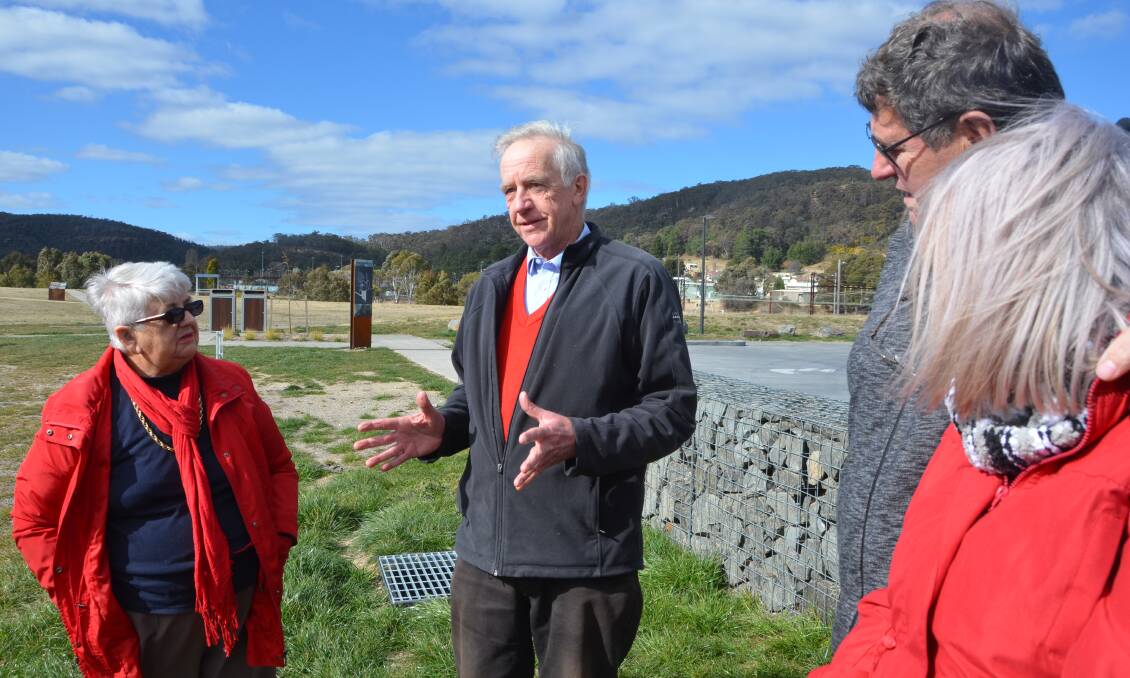 VISIT: Lithgow Mayor Stephen Lesslie with chairperson of Lithgow Tidy Towns Sue Graves. Picture: PHOEBE MOLONEY. 