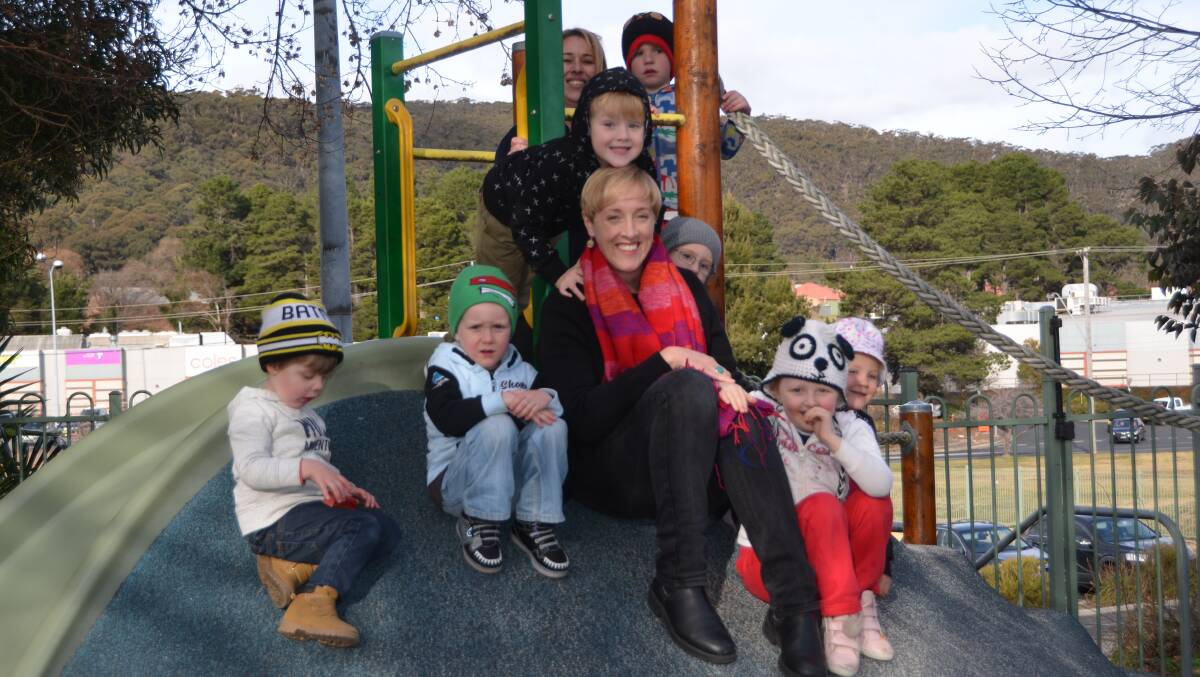  GUMNUT COMMUNITY: Director Leanda Rodham with parent Greer Ashworth and attendees of Gumnut childcare centre last year. Picture: PHOEBE MOLONEY.