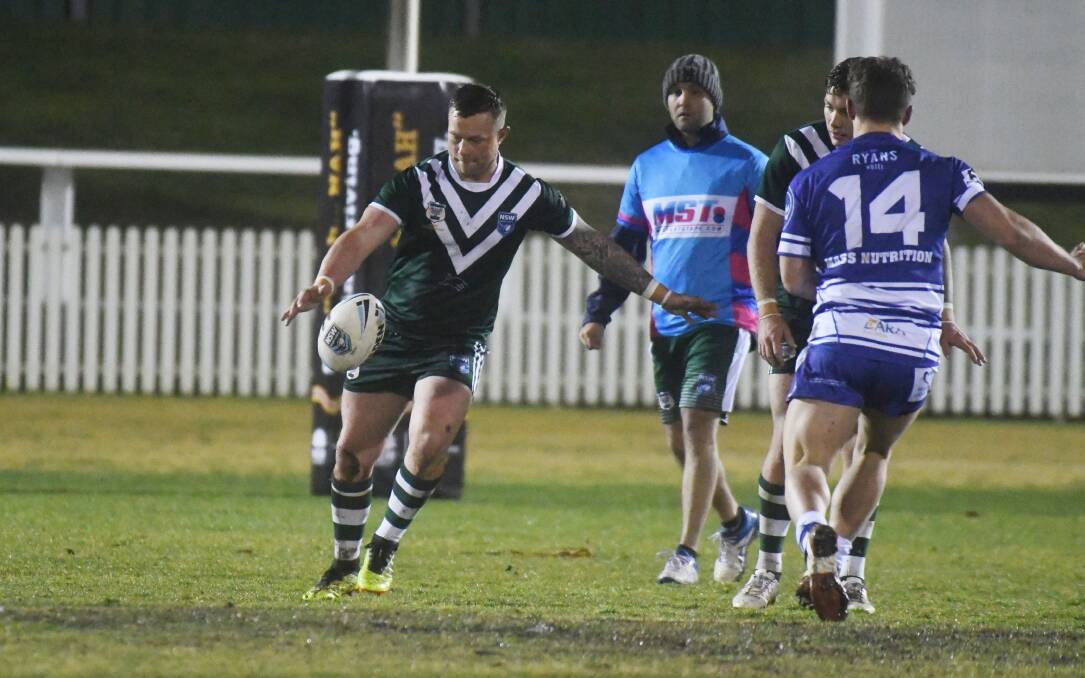 PLAYMAKER: Harry Siejka did all he could to guide Western past Thirroul on Saturday night. Photo: CARLA FREEDMAN