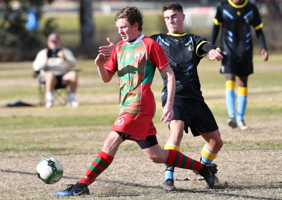 ON THE MOVE: Bathurst's Damian Mays in action against Sydney West on Wednesday. Photo: ALEXANDER GRANT