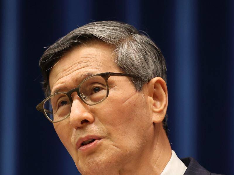 Japan's chief medical adviser Dr Shigeru Omi has criticised IOC chief