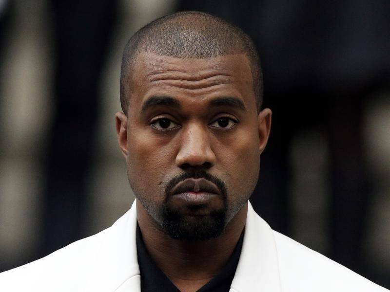 Kanye West has announced he is colloborating with fellow rapper Kid Cudi on a new album.