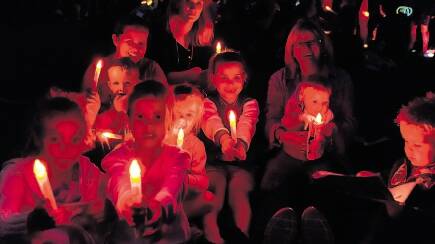 Lithgow Uniting Church: Sunday, December 15 at 8pm Candlelight Carols with Academy Singers.
