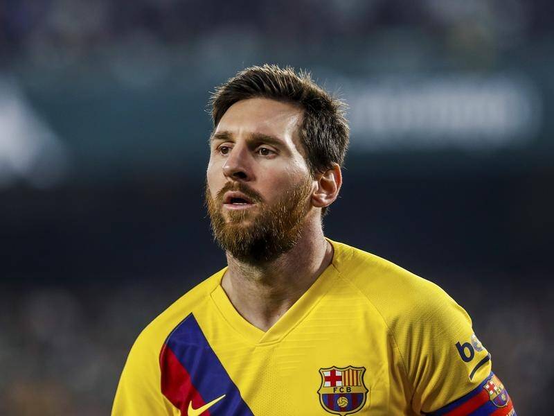 Superstar striker Lionel Messi has called for calm at troubled Barcelona.