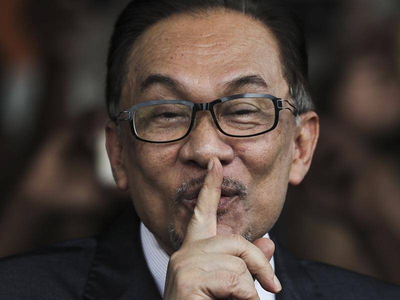 Foreign Minister Julie Bishop has welcomed the release of Malaysia's opposition icon Anwar Ibrahim.