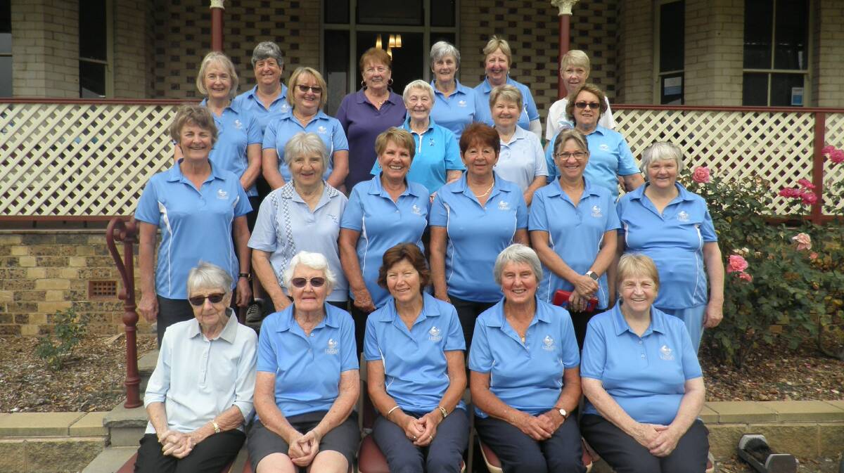 Lithgow's Lady Golfers recreate the 1920's era pic 100 years on. 