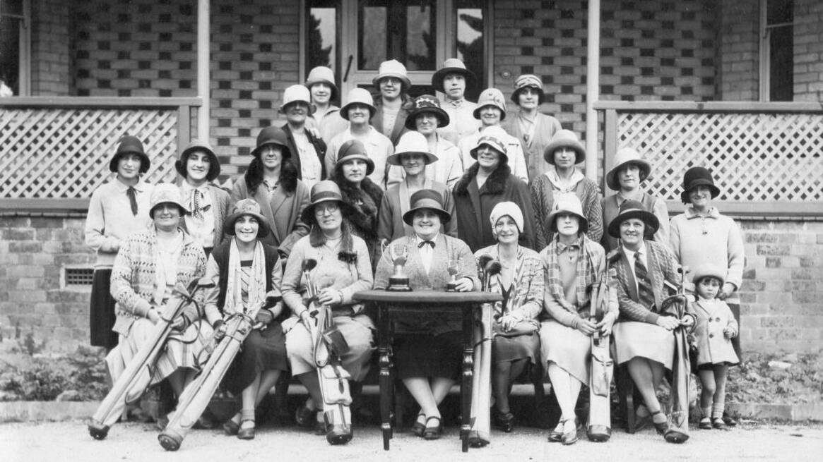The ladies of the Lithgow Golf Club, approximately 1920. 
