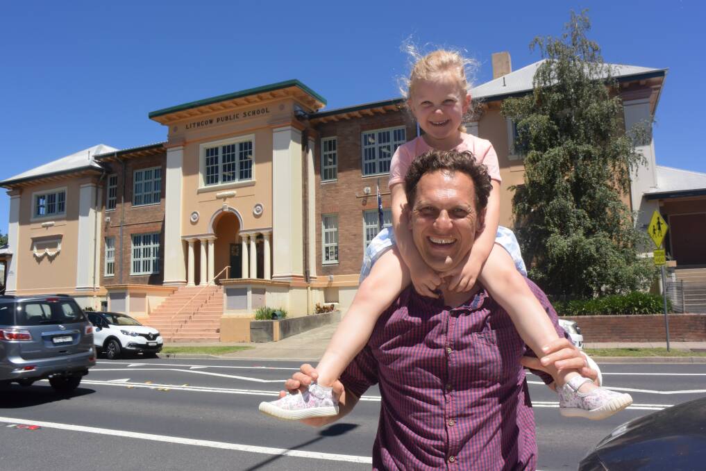 EDUCATION: Labor candidate Jess Jennings and his daughter Lola when they passed through Lithgow last week. 