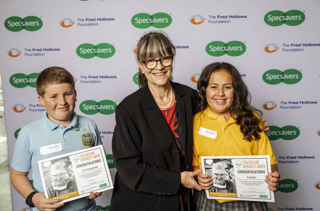 CARING: Lithgow's Christopher Pilarcik Gee and Tahlei Tamanitoakula with Founding Director Gabi Hollows. Picture: SUPPLIED. 