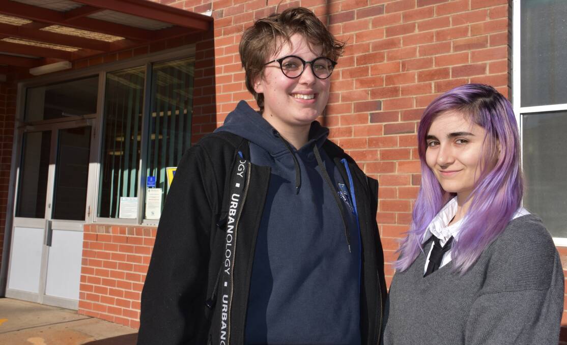 "TO BE OR NOT TO BE": Lithgow High School's duologue, starring Milo Michel and Darcie Daniel, was the best of the bunch at the recent regional competition. Picture: KIRSTY HORTON. 