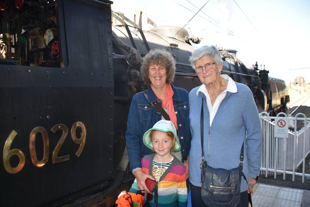 ALL ABOARD: Robynne West, Merryn West and Margaret Hickie were excited to board the steam train to Wallerawang. Picture: CIARA BASTOW. 