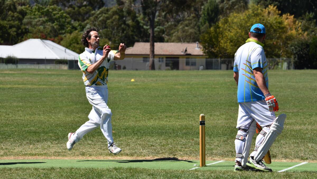 BOWL 'EM OVER: Dave Hartley in action for Lithgow Valley at the minor grand finals earlier this year. Picture: PHOEBE MOLONEY. 