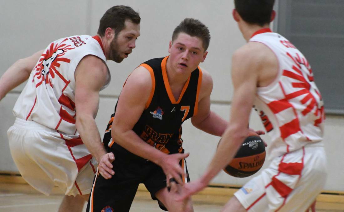 GOOD FORM: The Lazers' defence in action in their recent win over Orange at Orange. Photo: JUDE KEOGH.