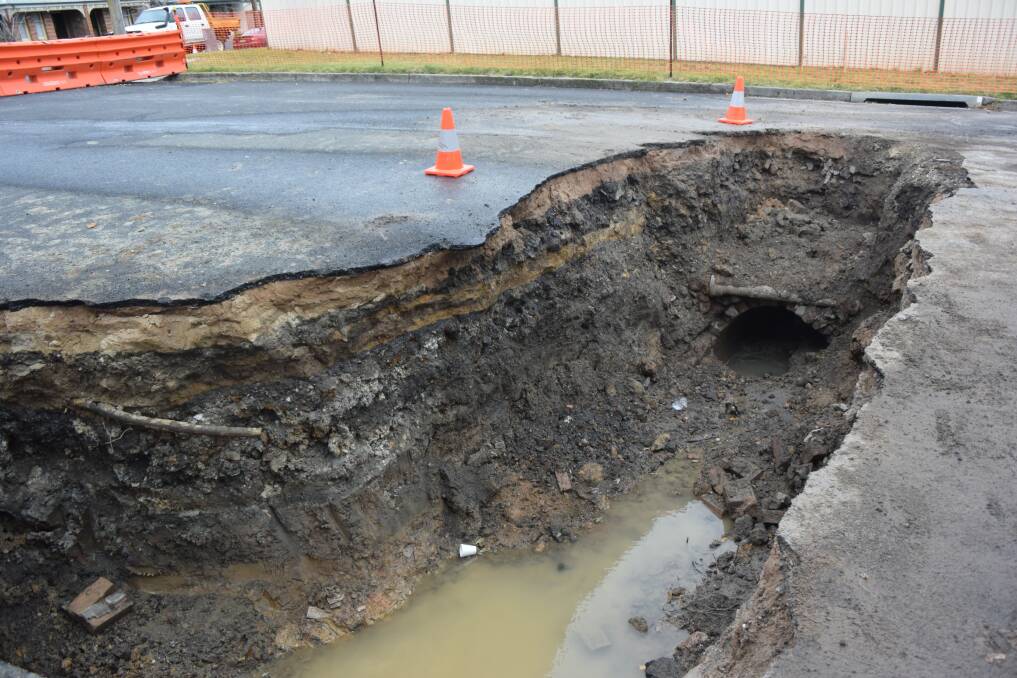 BIG PROBLEM: The hole unearthed at Knight Street, Lithgow. Picture: KIRSTY HORTON. 