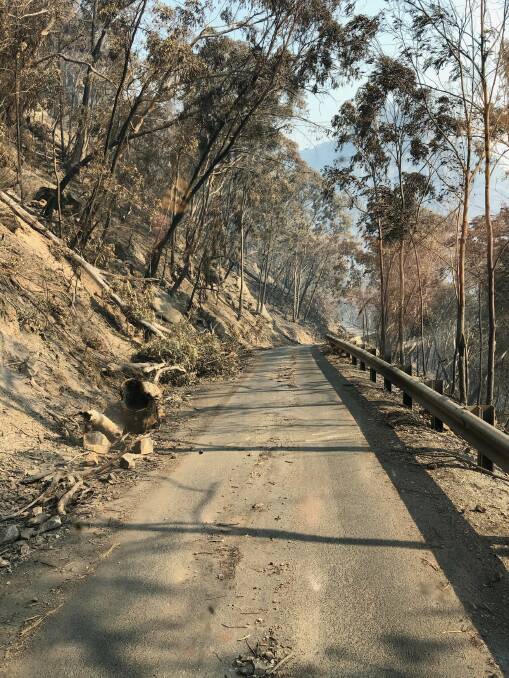 FRONT LINE: The Palmers Oaky bushfire has been burning midway between Lithgow and Mudgee since December 4, 2019. Photo: DAVE PEIME