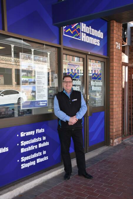 LITHGOW SHOP FRONT: Hotondo Homes sales manager Scott McGavock at the front of Lithgow's Hotondo Homes store. Picture: ALANNA TOMAZIN.