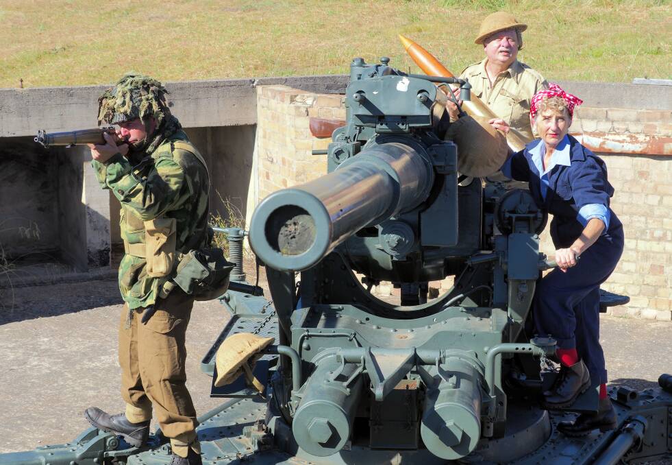 DISPLAY: Lithgow Living History and Light Horse will be presenting a short display of Lithgow in WWII. 