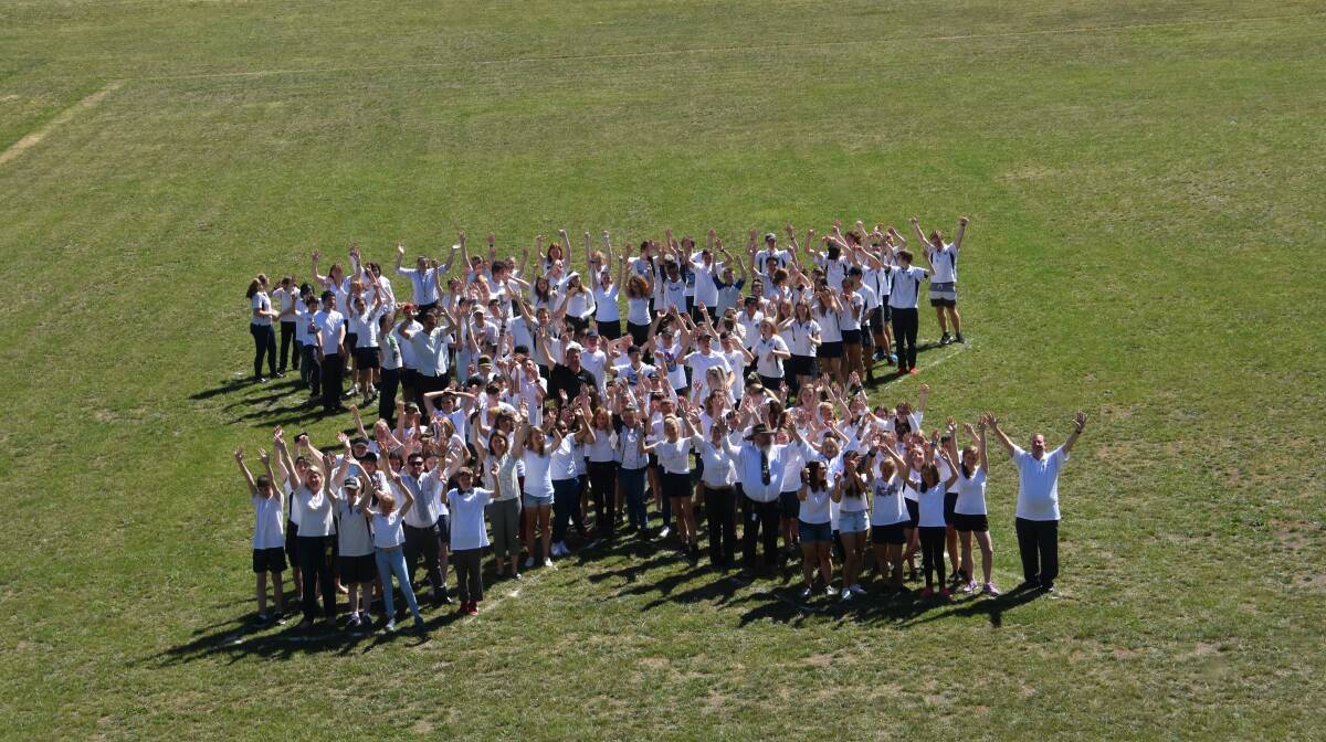 WHITE RIBBON: Lithgow High School take an oath to help protect women against violence. Picture: ALANNA TOMAZIN.